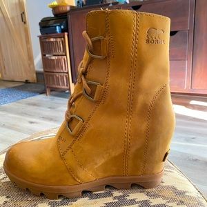 Sorel Lace Up Women’s Wedge Boots 7.5